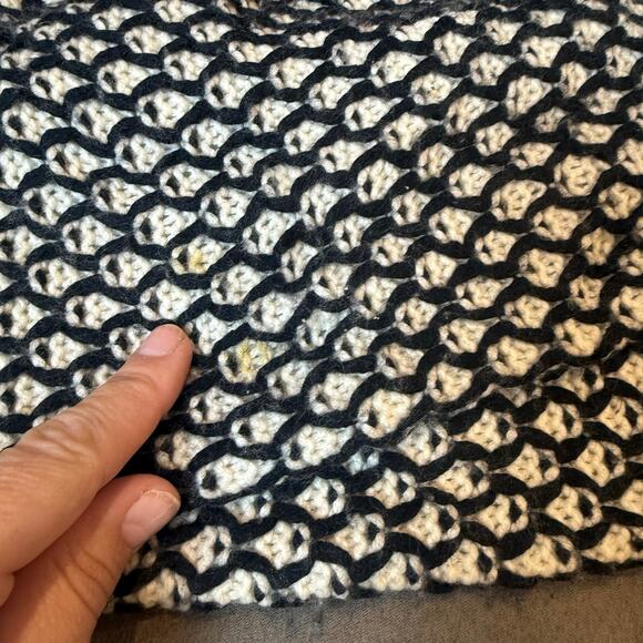 J. Crew Black White Honeycomb Knit Infinity Scarf Lambswool Cashmere - Picture 5 of 7